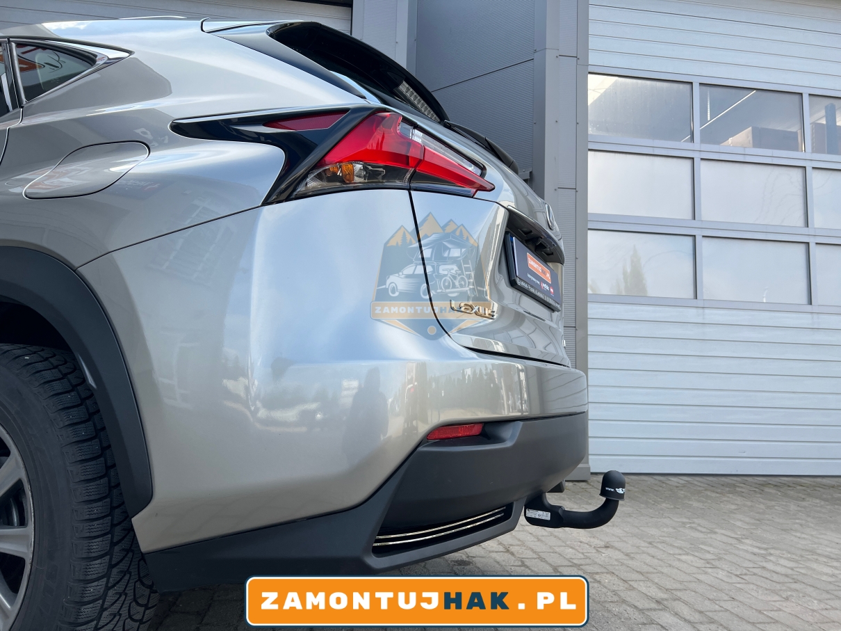 hybrydowy lexus z hakiem holowniczym